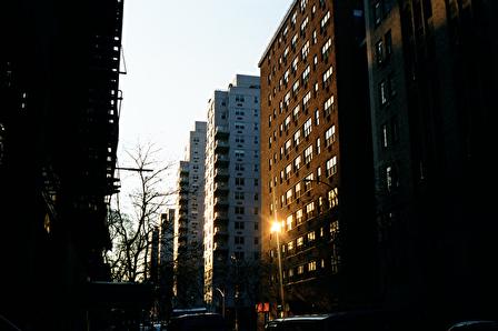 Early morning in the city that never sleeps seems pretty sleepy to me.